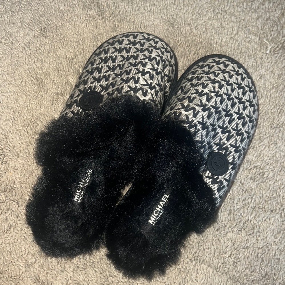 Micheal Kors Slippers